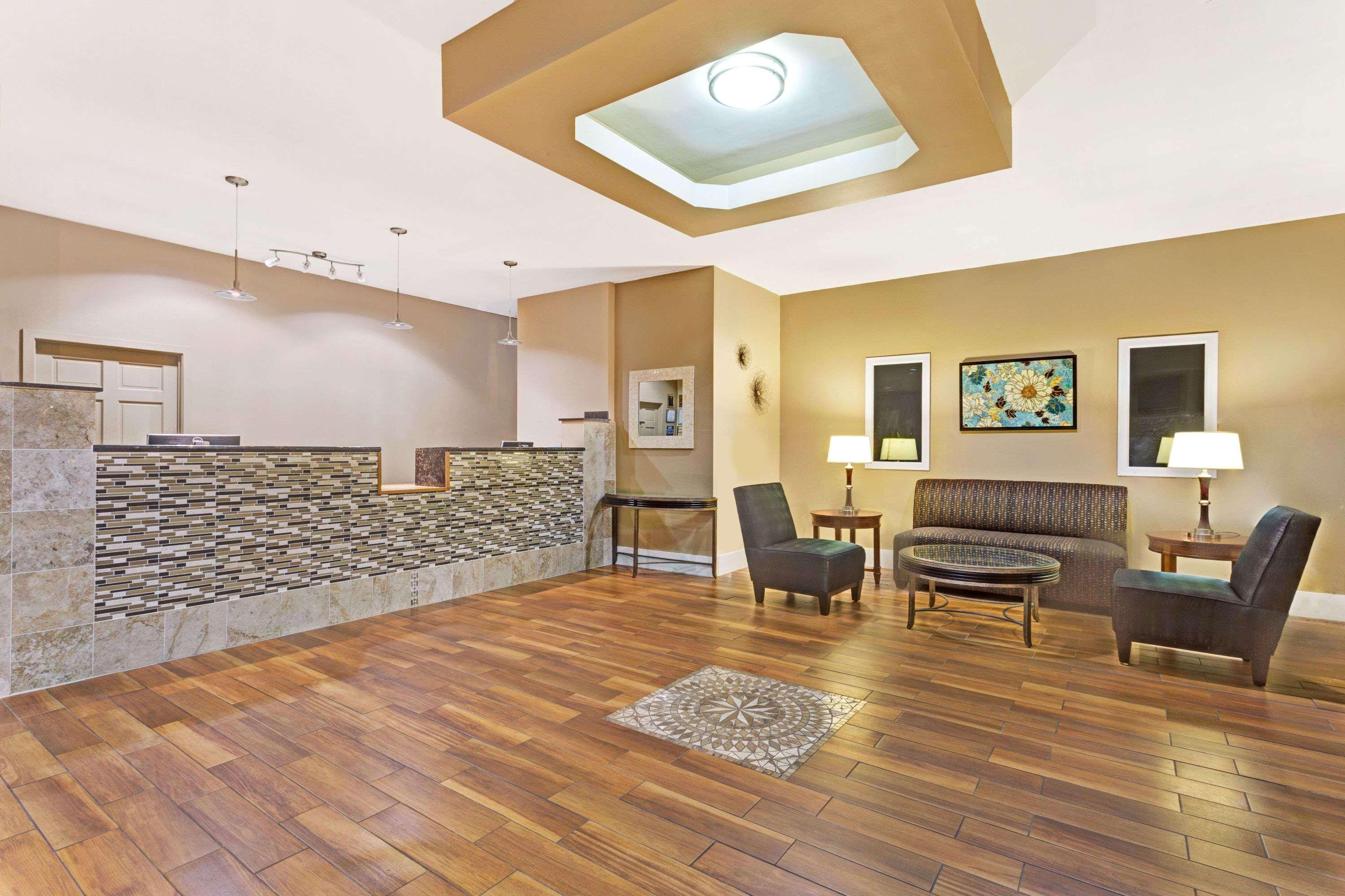 Williamsburg Suites Екстериор снимка