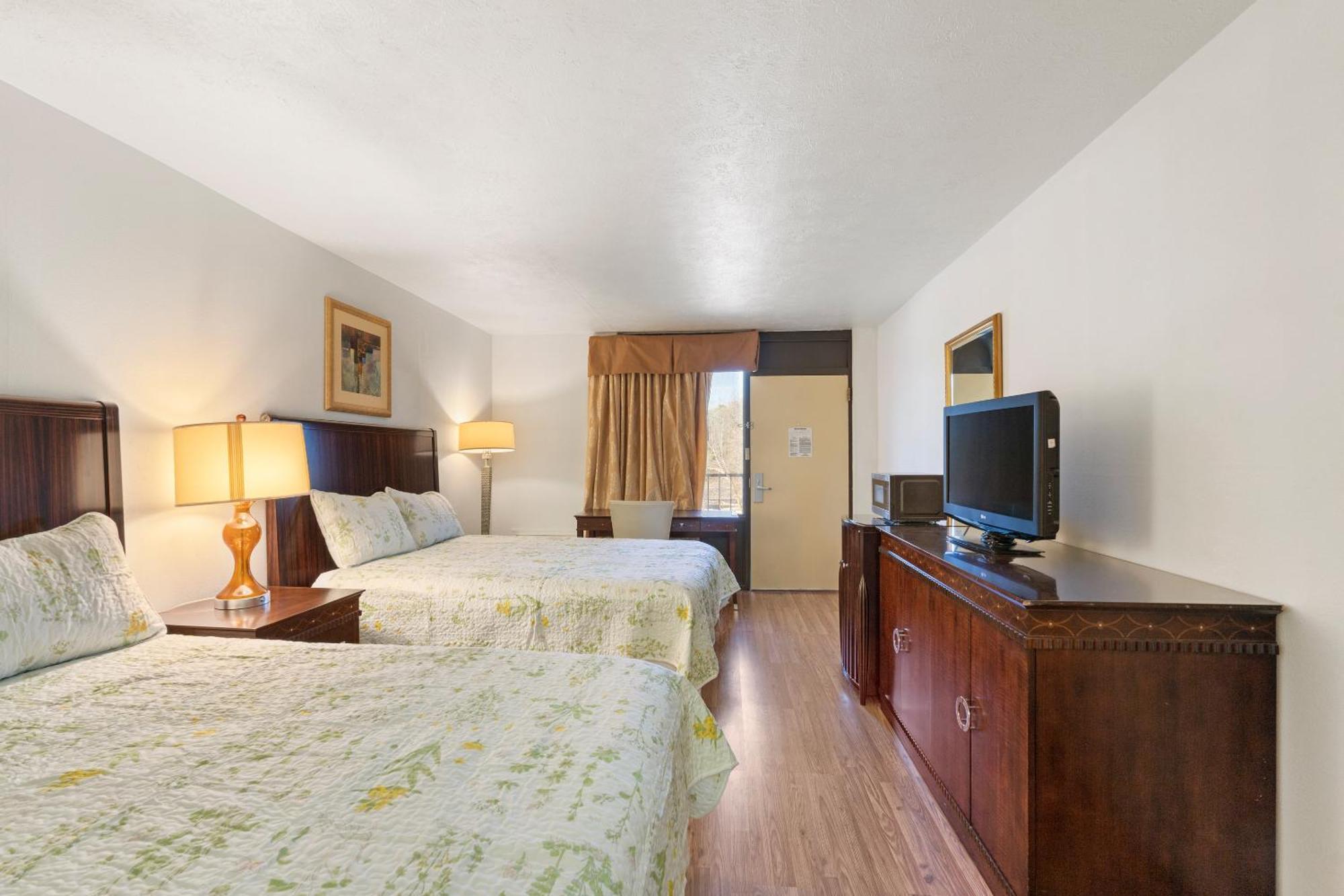 Williamsburg Suites Екстериор снимка