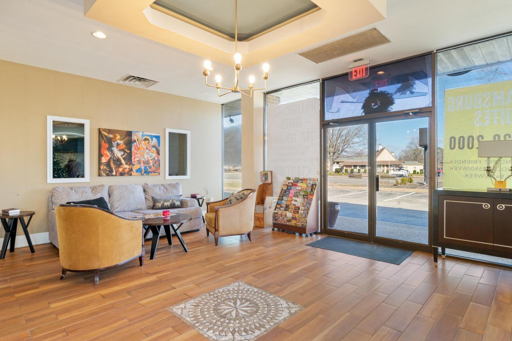 Williamsburg Suites Екстериор снимка
