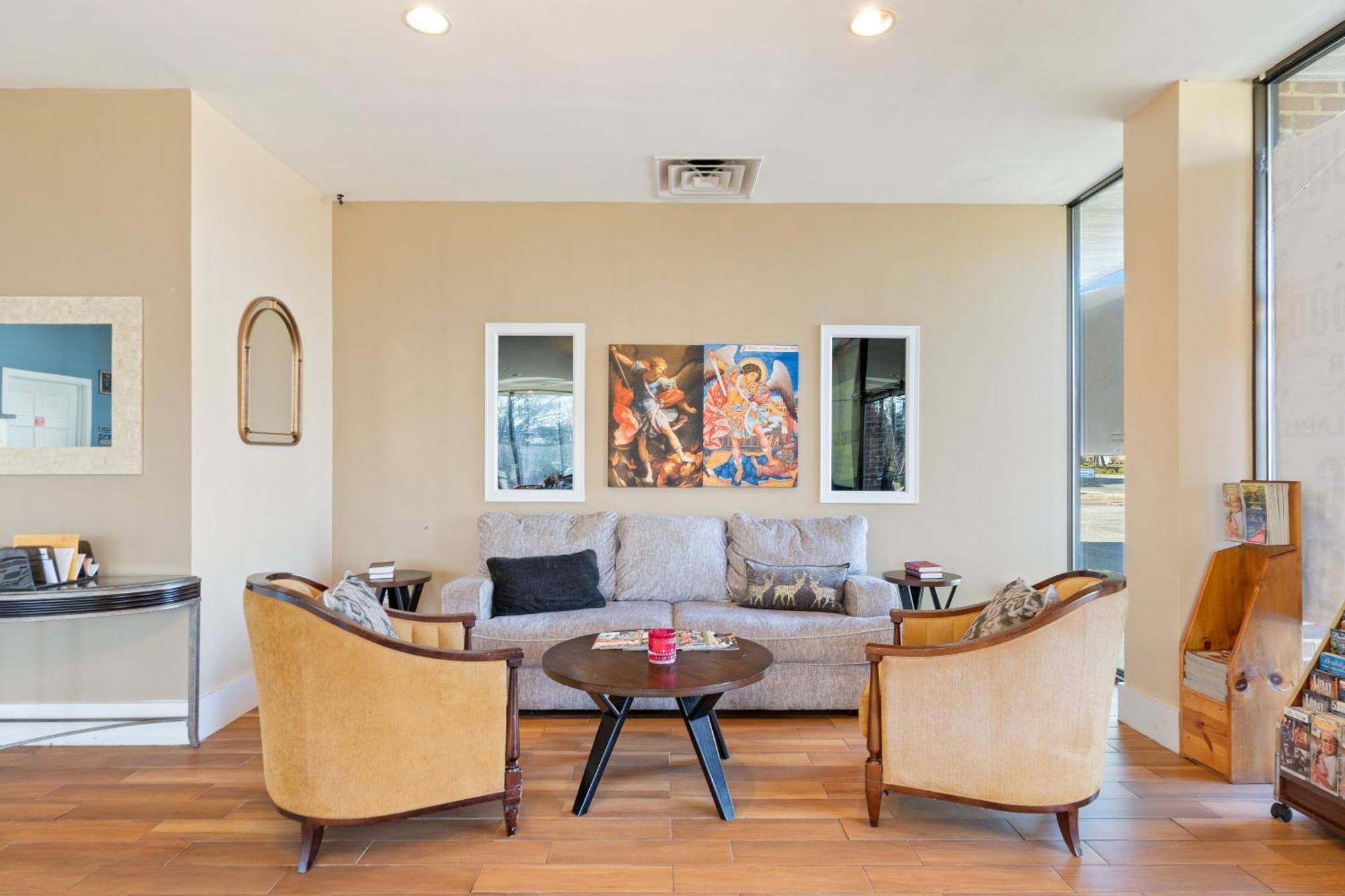 Williamsburg Suites Екстериор снимка